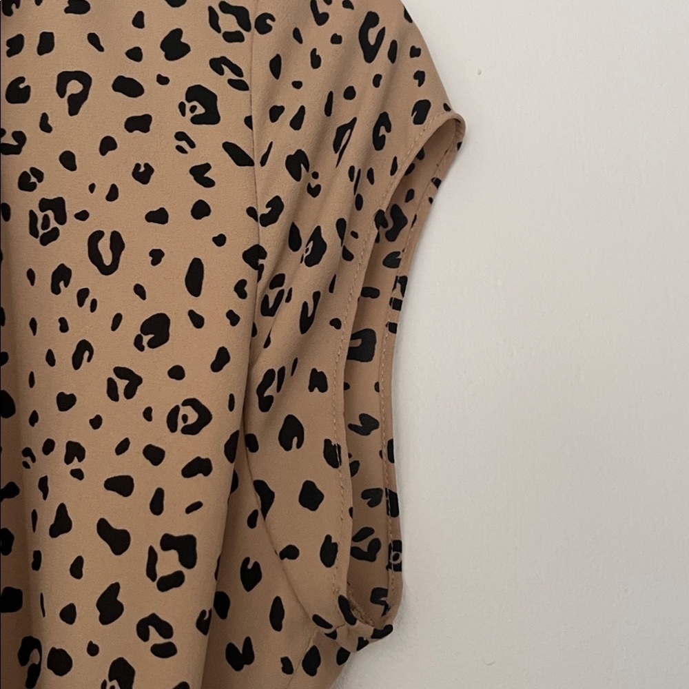 Aritzia Sunday Best Savoy Wrap Dress in size 2 - Picture 7 of 9